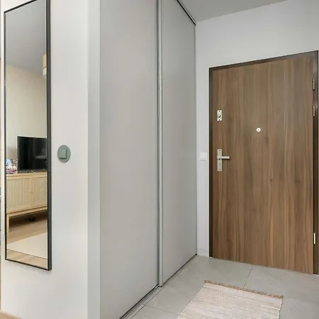 Appartamento Urokliwy Z Parkingiem Blisko Bramy Florianskiej W Krakowie By Renters Cracovia