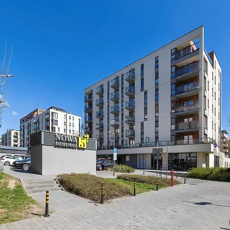 Urokliwy Z Parkingiem Blisko Bramy Florianskiej W Krakowie By Renters * Cracovia